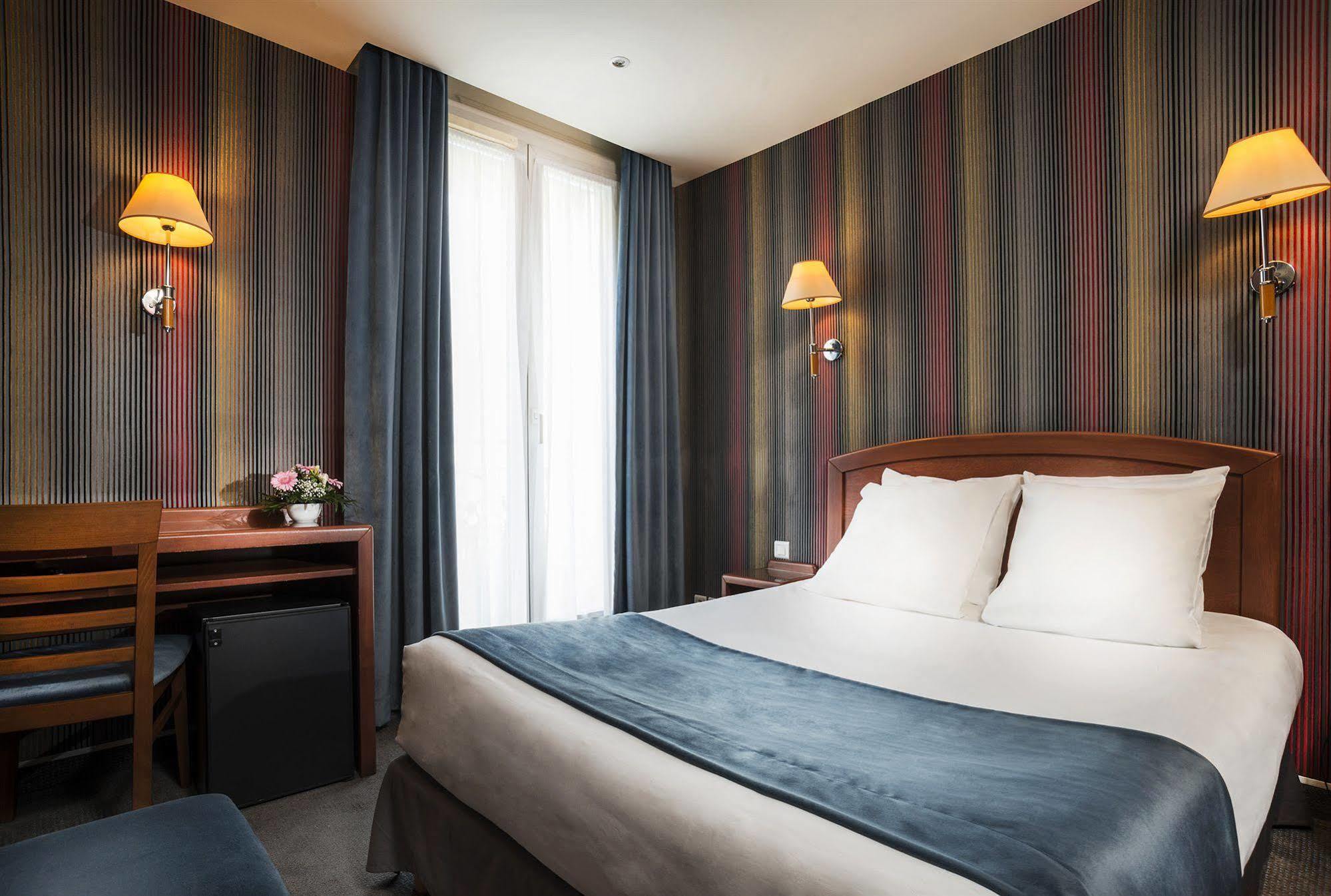 Hotel Charlemagne Neuilly-sur-Seine Zimmer foto