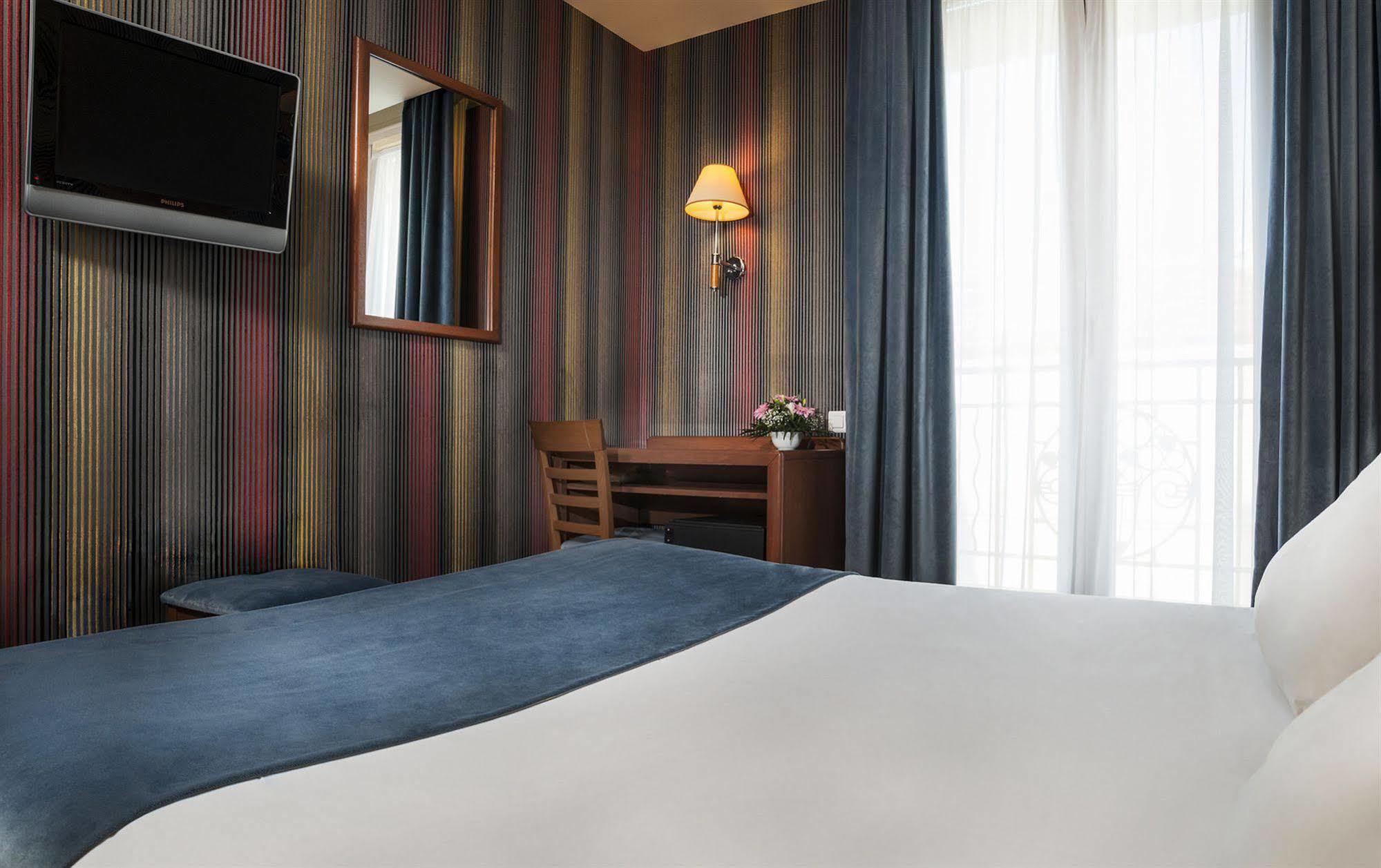 Hotel Charlemagne Neuilly-sur-Seine Zimmer foto